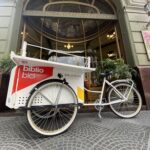 Día del Café Notable: la Bibliobici pasó por Almagro y San Cristóbal