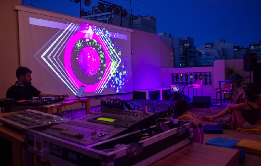 Reabre la terraza del Centro Cultural 25 de Mayo con cine, unipersonales y música en vivo