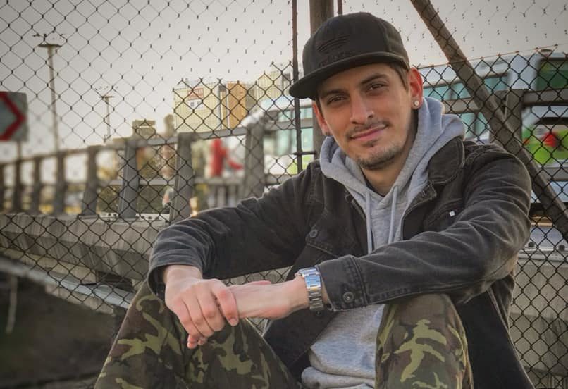 Pasión todoterreno: Pablo Goroso, vecino de Saavedra, bailarín en la pista de Showmatch y en las plazas del barrio