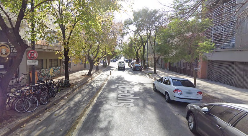 Cuatro personas forzaron el portón y se metieron dentro de una vivienda en Superí al 3100