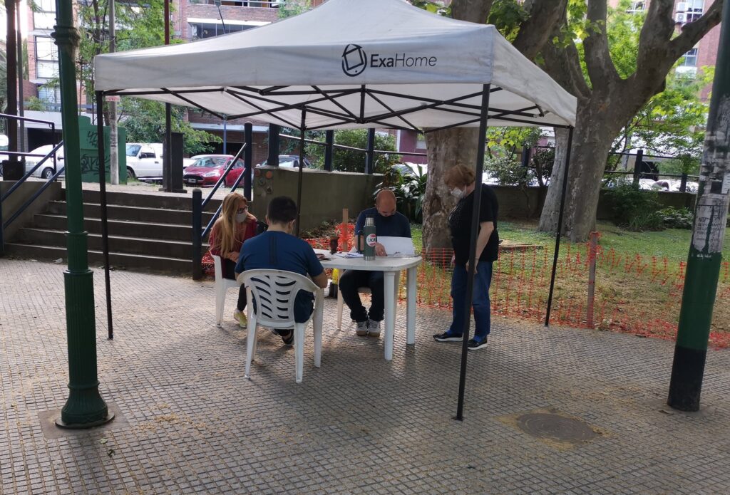 “Los vecinos consultan sobre trámites y hacen sugerencias constructivas”, dice Matías Debesa sobre la Comuna Itinerante