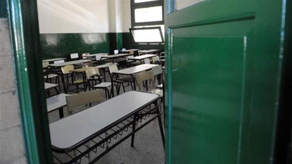 Ciudad piensa volver a las clases presenciales en febrero y en Provincia se diferencian: “Operativamente es un despelote”