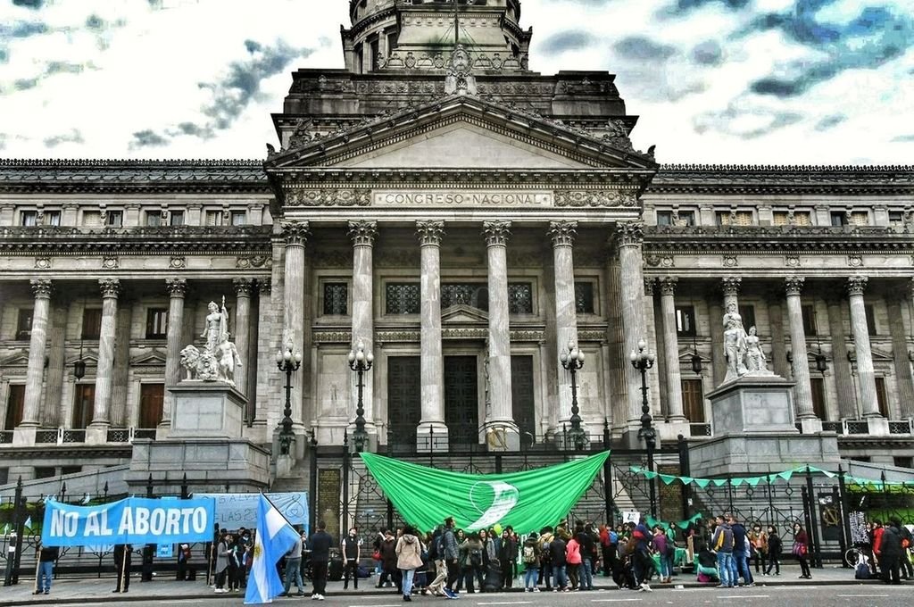Harán marchas a favor y en contra del aborto frente al Congreso