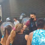 Nuevo operativo de la policía contra manteros en Once