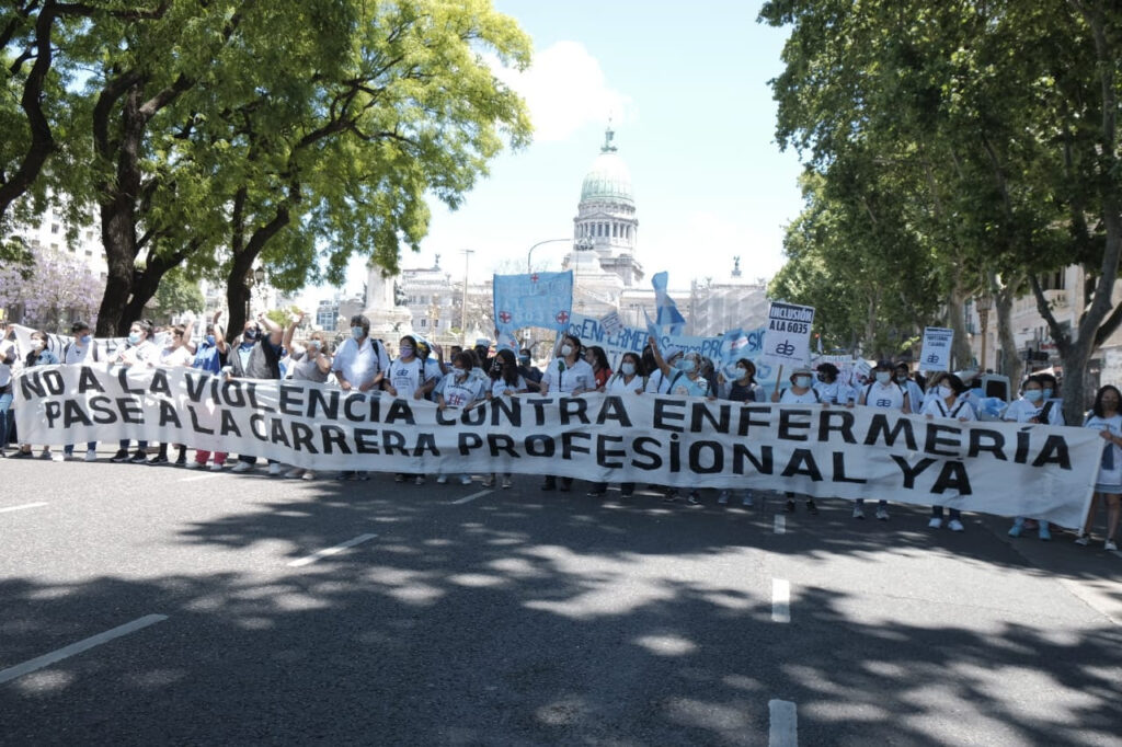 Enfermeros anuncian un acampe en la avenida 9 de Julio y una protesta frente a la casa de Horacio Rodríguez Larreta
