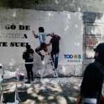 Vecinos y militantes pintaron un mural de Maradona en San Cristóbal