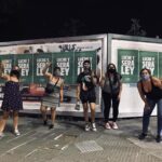 Aborto: previo al debate en Diputados, militantes “verdes” colocaron afiches en Saavedra y alrededores