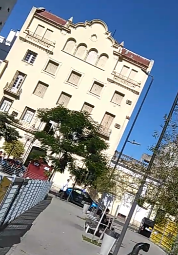 Hallaron a una persona muerta en la plaza Manzana 66