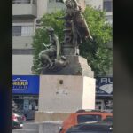 Hurtaron una placa del boulevard San Isidro Labrador; trabajan en su reposición