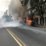 Se incendió un colectivo en Villa Santa Rita y debieron asistir a tres personas
