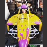 Es vecina de Saavedra y busca ser la primera piloto con discapacidad en la Fórmula 1100 bonaerense