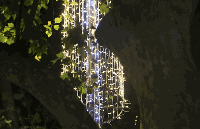 Adornos navideños e iluminación de monumentos porteños