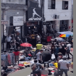 La batalla de Flores entre manteros y comerciantes