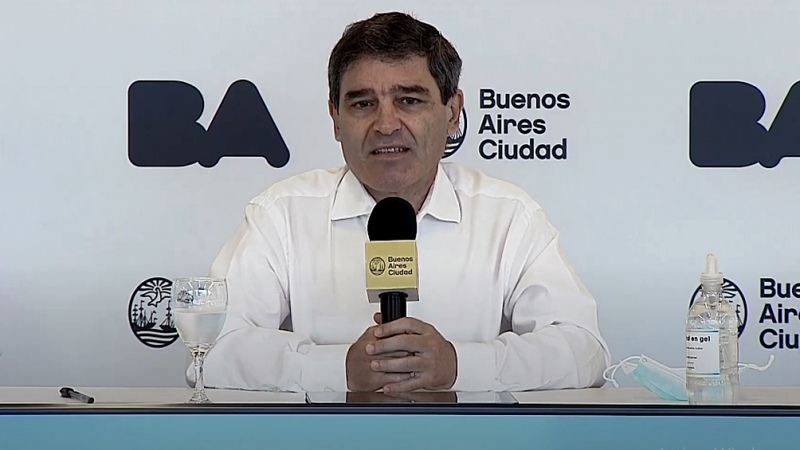 Para Quirós, las cifras de contagios no son preocupantes, pero reconoce que la ciudadanía relajó los cuidados