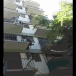 Policía impidió que persona se arroje al vacío en Parque Patricios