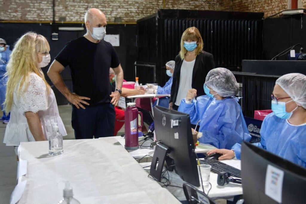 Rodríguez Larreta visitó el Detectar Móvil del Espacio Cultural Julián Centeya