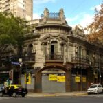 Billinghurst y Corrientes: cerró La Aurora del Tango y venden el edificio histórico como terreno