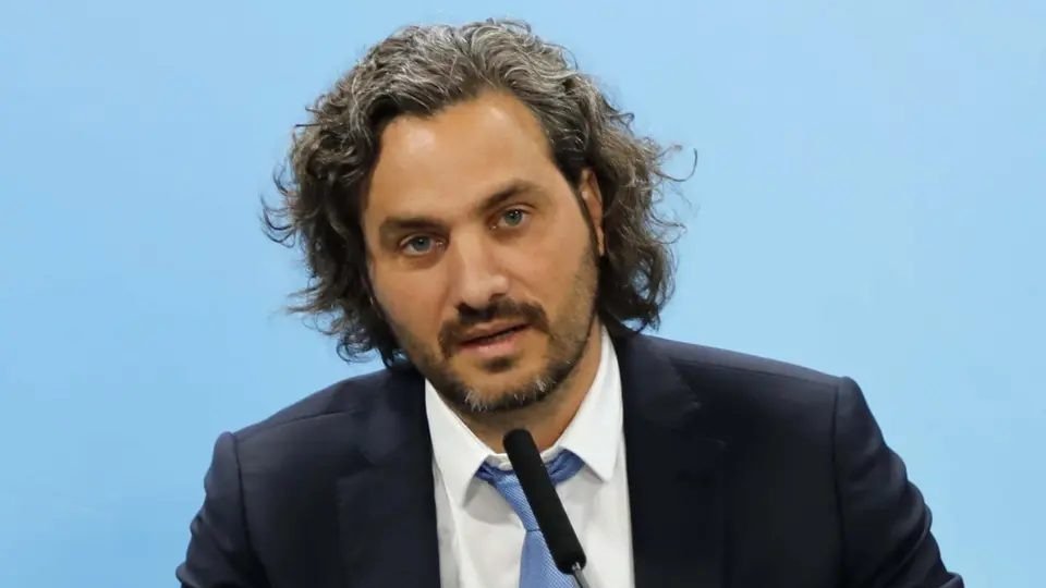 Cafiero confirmó que desde este viernes inician las restricciones sanitarias nocturnas