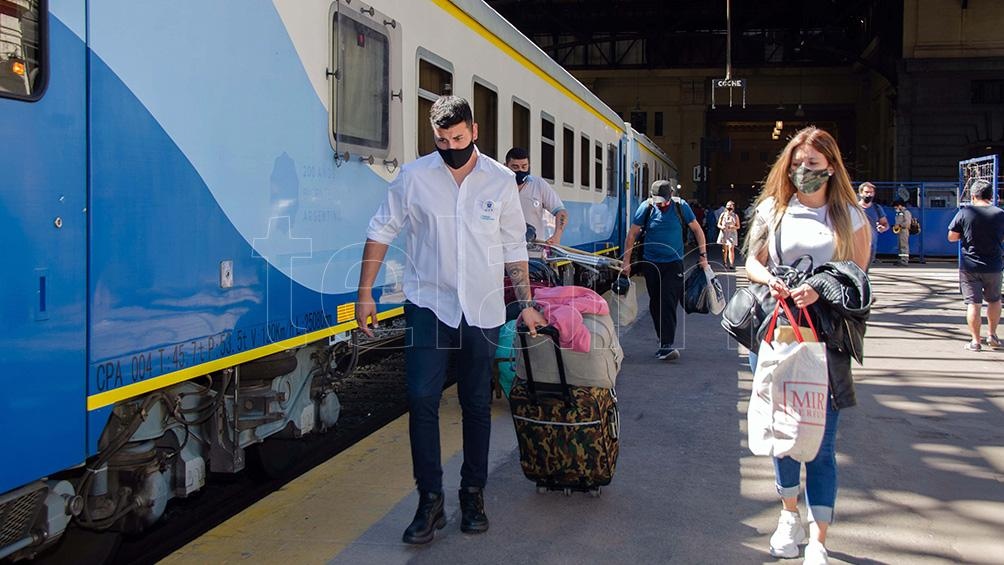Vuelve a funcionar el tren que une la Ciudad de Buenos Aires y Pinamar