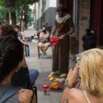 Teatro x la Identidad: función en la vereda del Teatro El Popular