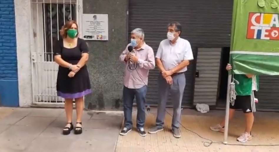 96 años de ATE: colocaron una placa donde vivió Germán Abdala, en Velezuela al 3300