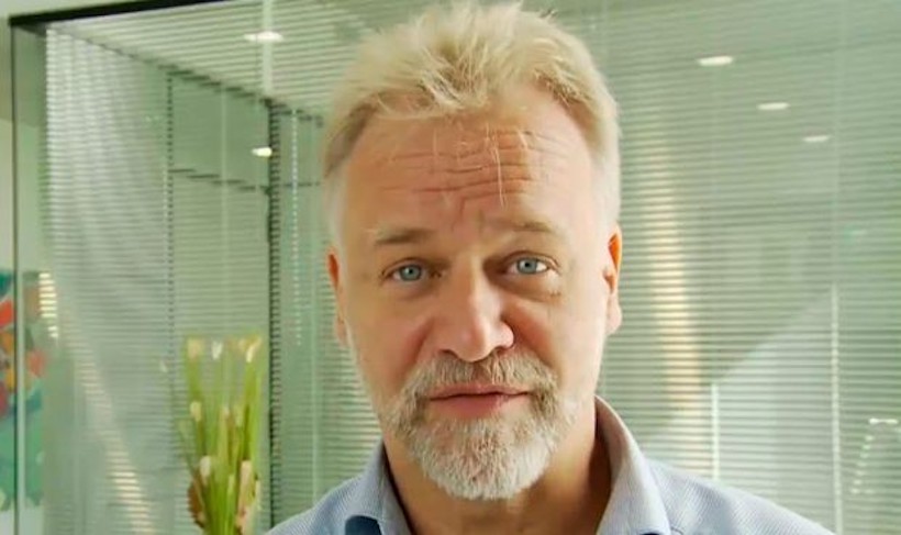 Denuncian al alemán Andreas Kalcker y a cuatro argentinos por promoción y venta de dióxido de cloro