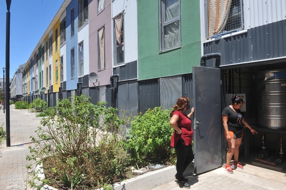 Vecinos del Barrio 31 alertan por problemas edilicios en las nuevas viviendas del Sector YPF