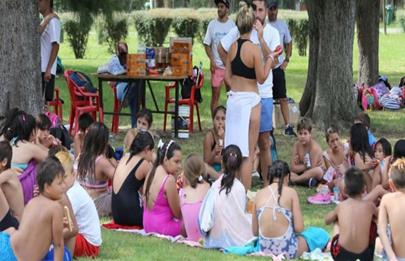 La Defensoría advirtió que no entregaron viandas completas en las colonias de verano