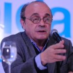 Amenazaron de muerte e intentaron golpear a Leopoldo Moreau en un bar frente al Congreso