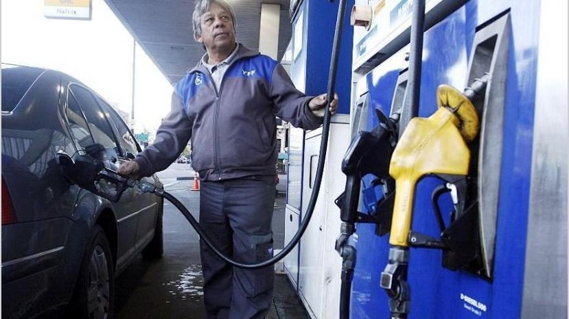 En el primer aumento del año, YPF subió los combustibles un 2.9%
