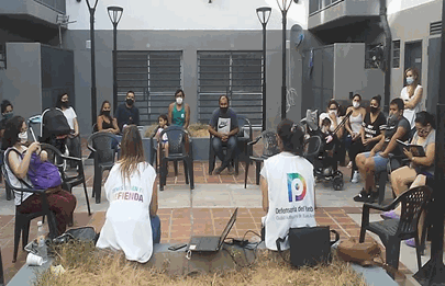 Charla de la Defensoría con vecinos del barrio Papa Francisco
