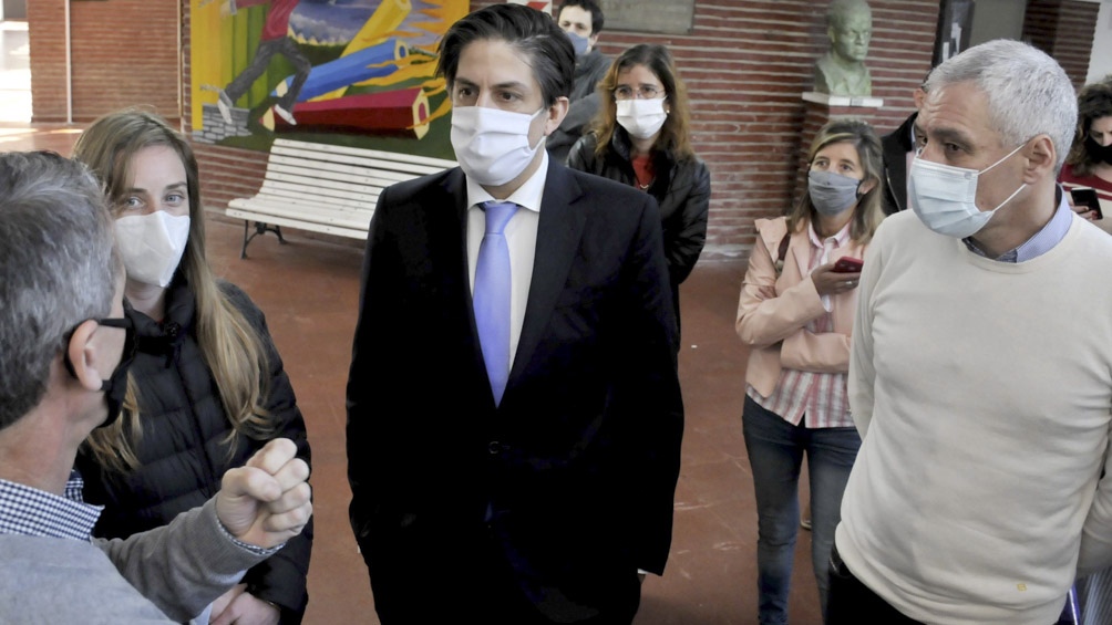 Trotta: “Las medidas restrictivas pueden convivir con la presencialidad en las aulas”