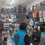 Clausuran un desarmadero de celulares en Flores