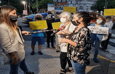 Los medios cubrieron la protesta de los vecinos de Parque Chacabuco