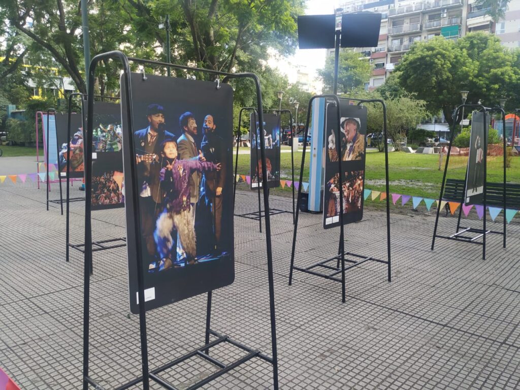 Realizaron una exposición fotográfica sobre carnaval en la Plaza Echeverría