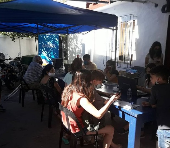 ANSES realizó una jornada de trámites para vecinos de Saavedra en la Esquina del Polaco
