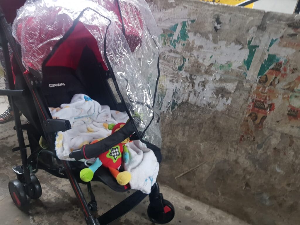 Vendían cocaína y marihuana con un carrito de bebé y guardaban la recaudación en un pañal