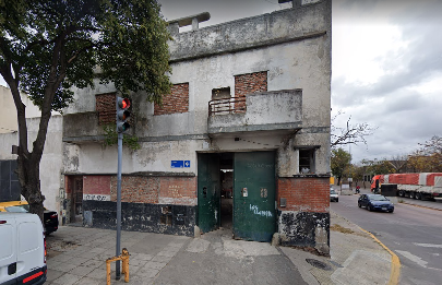 Vecinos de un complejo habitacional piden ayuda para volver a clases