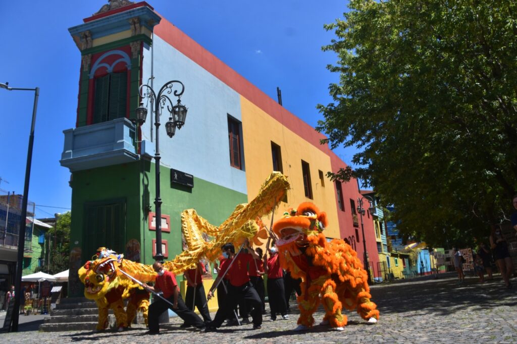 Año Nuevo Chino en Buenos Aires: festejos virtuales tras las danzas del león y del dragón en puntos emblemáticos de la Ciudad