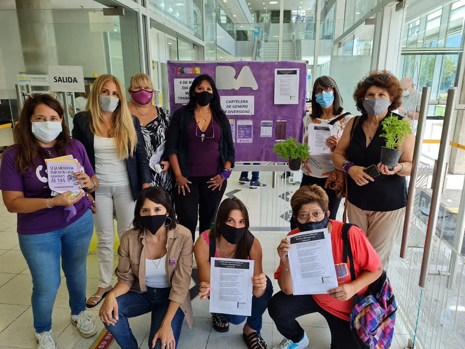 8M: inauguraron la Cartelera de Género y Diversidad en la Sede Comunal 12