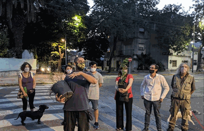 Los vecinos de Parque Chacabuco plantaron árboles nativos