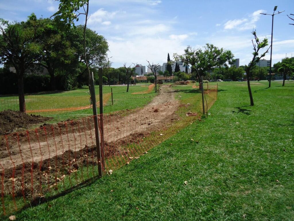 Reunión de vecinos de Saavedra contra los senderos de cemento en La Copita