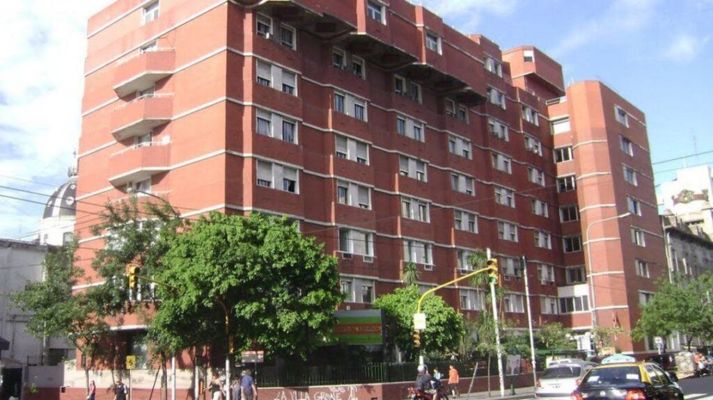 Balvanera: Ciudad se comprometió a levantar la clausura del Hospital Español