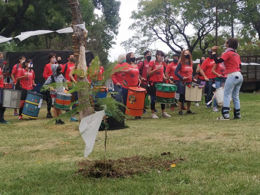 Plantarán árboles en el Parque Saavedra y La Copita por la Semana de la Memoria de la Comuna 12