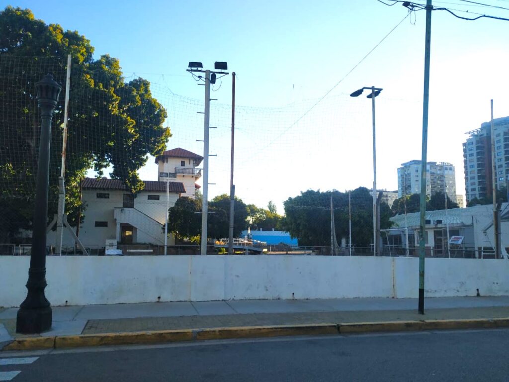 Familias en alerta por el cierre del predio Ramsay y la mudanza de la colonia al Parque Sarmiento