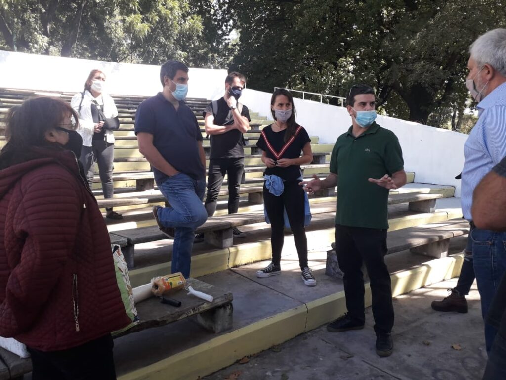 Borges y legisladores porteños recorrieron las obras en el anfiteatro de Parque Sarmiento
