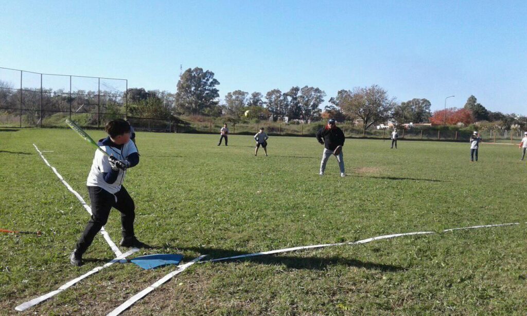 Jugadores de sóftbol piden la reapertura de la cancha del Parque Sarmiento