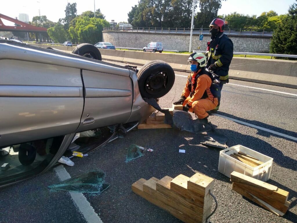 Choque y vuelco en General Paz y Melián