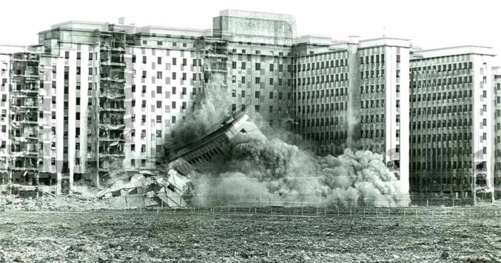 A 30 años de la implosión del Albergue Warnes, un destino incierto de terrenos en disputa y aún en conflicto
