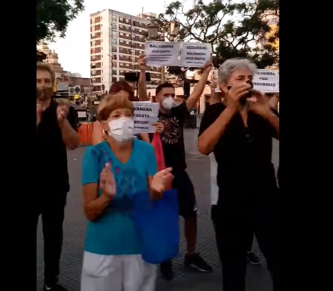 Protesta de vecinos de Balvanera por más seguridad y mejoras en los espacios públicos